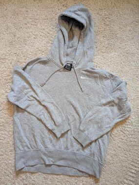 Nike Men’s Hoodie Grey